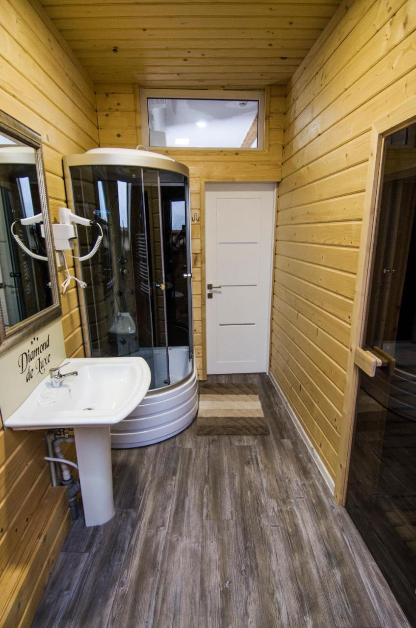 Diamond De Luxe Apartment Kolomyia Luaran gambar